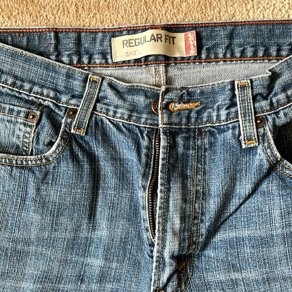 Men’s Levi’s Reg. 505 distressed jeans, sz. 33x34! Perfect for casual or dressy! - Picture 2 of 7